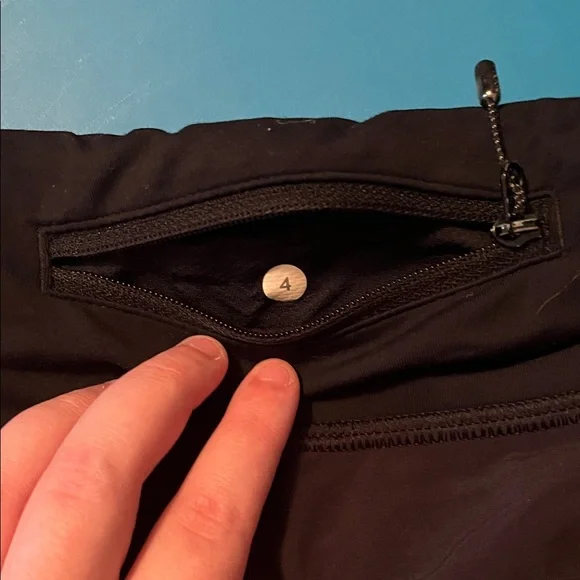 lululemon athletica Speed Up Women's Black Athletic Shorts - DAMAGED PIECE - Picture 6 of 6